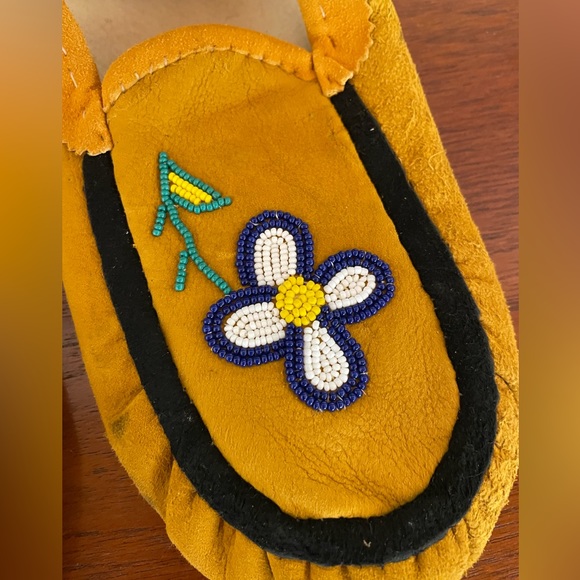 Handmade Beaded Moccasins - Picture 3 of 11